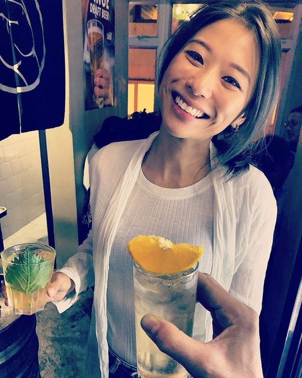 Candace是一名專業的清酒侍酒師。