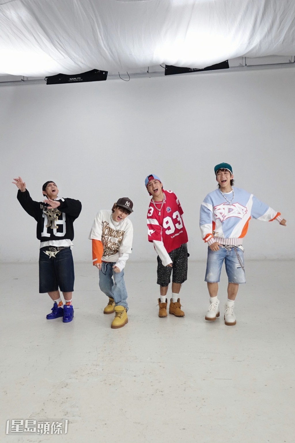 四子今次轉唱懷舊抒情曲風。