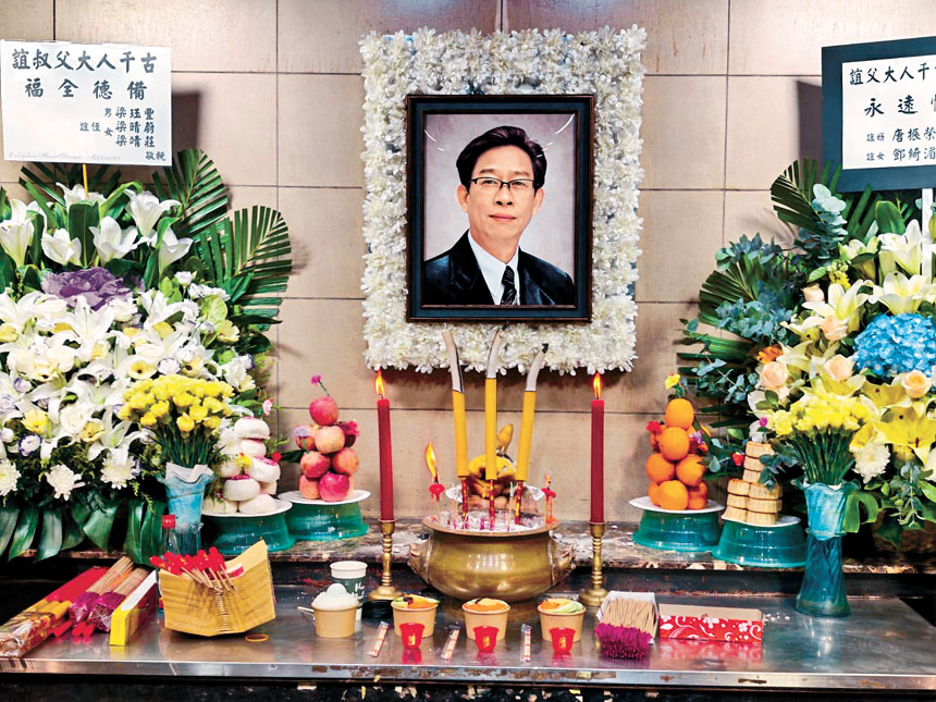 黎彼得的喪禮已經以家祭形式進行，遺體已於昨日火化。
