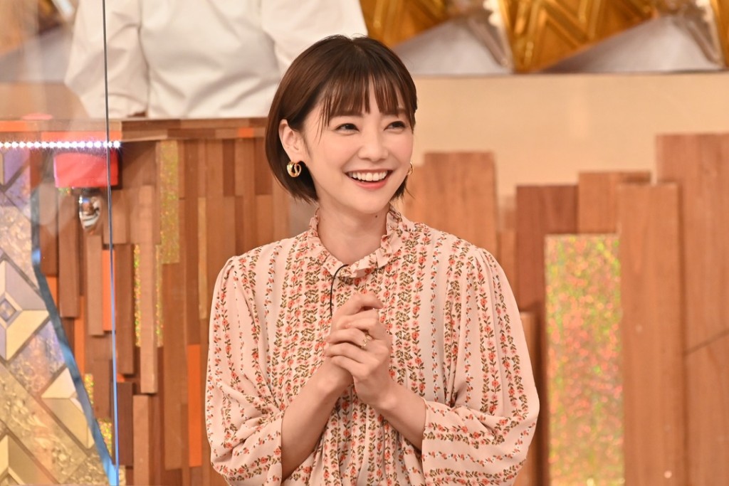 倉科加奈曾與男星竹野內豐交往五年。