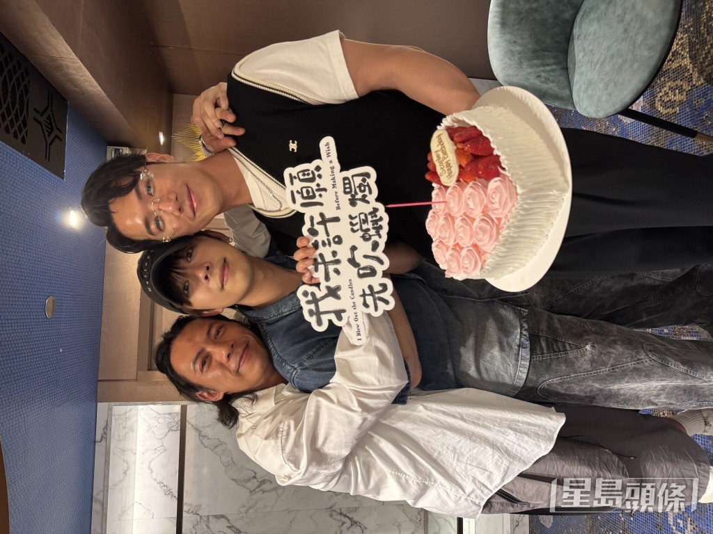 呂爵安(Edan)在Stanley生日時,搶先吹熄了他蛋糕上的蠟燭。