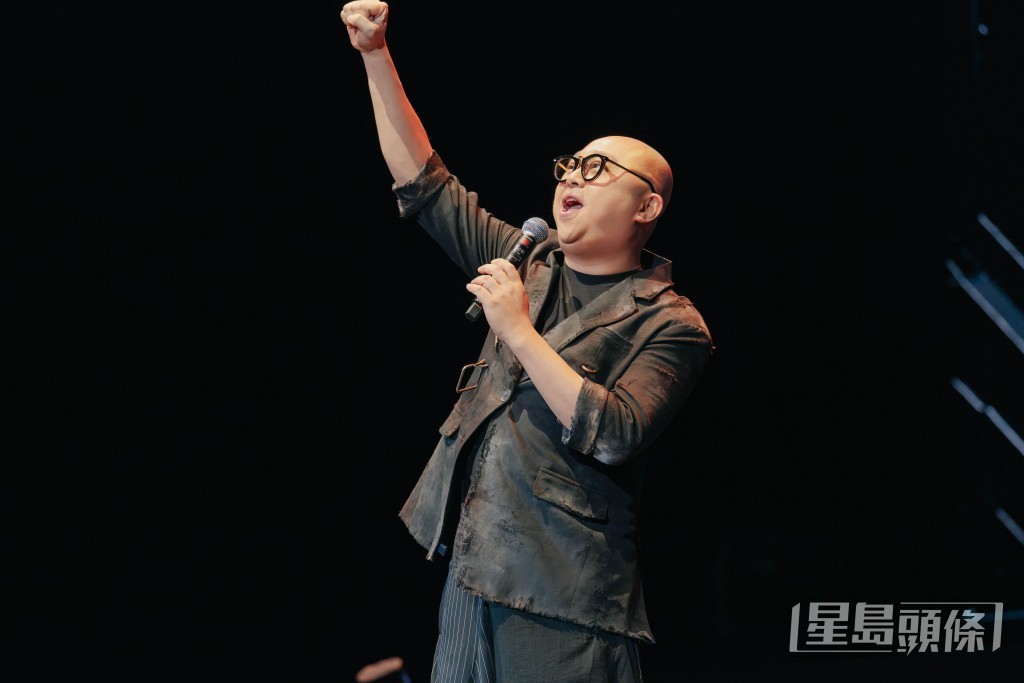 整晚演出圍繞人生路上的「搏命」精神展開。