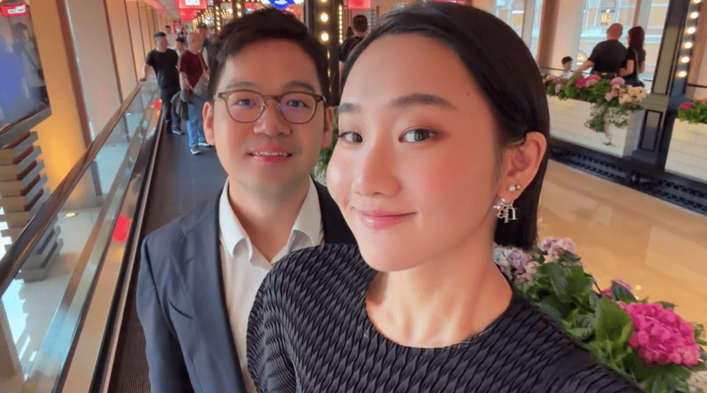 袁文靜本身亦是學霸，與男友背景相配。