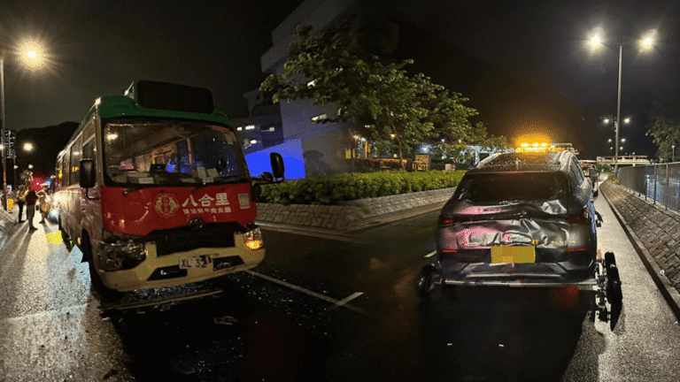 將軍澳寶琳北路發生連環車禍 女子過馬路被撞後再釀追尾