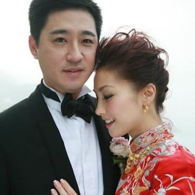 袁彩雲早前在社交平台貼出當年結婚照，慶祝結婚15周年。