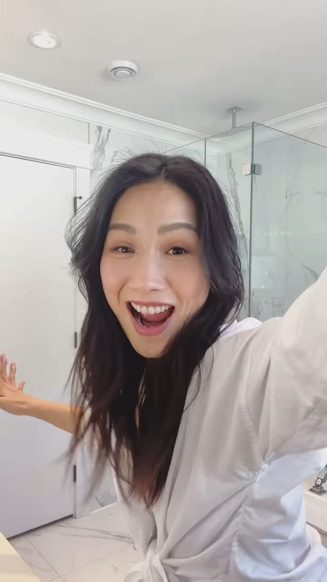 袁彩雲其後「變臉」，指是「浴室離婚」的玩笑。