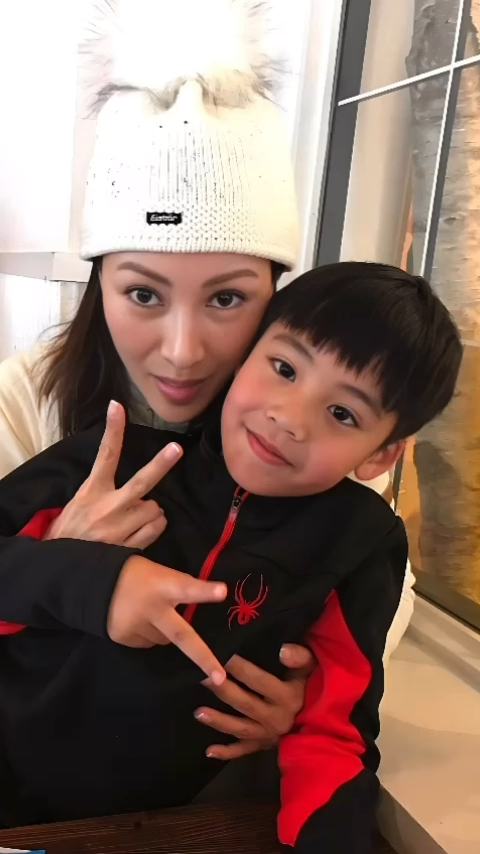 李嘉欣與兒子的感情十分要好。