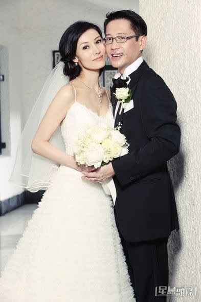 李嘉欣於2008年11月嫁給富商許晉亨。