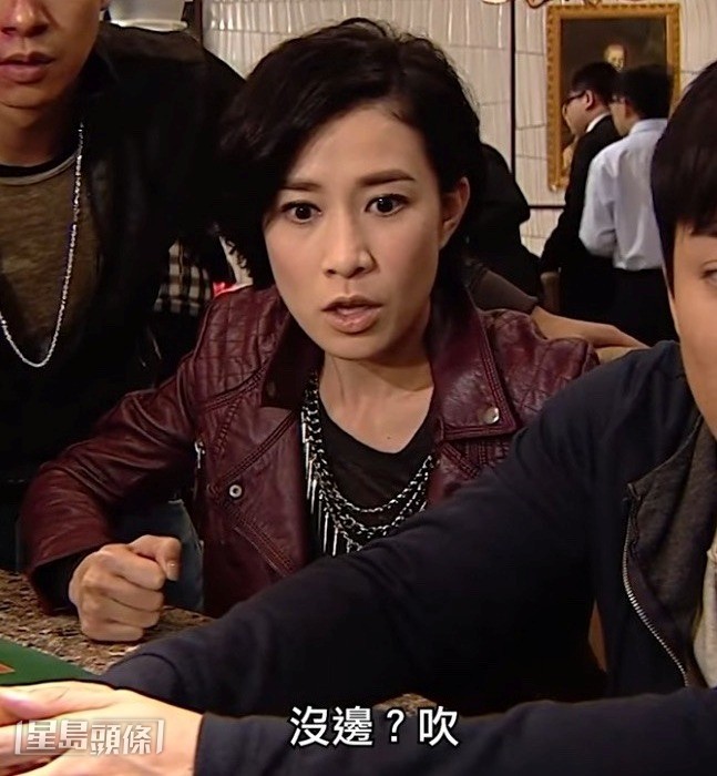適逢《使徒行者》重播,網民將「釘姐」的搞笑形象與廣告中的高貴氣質對比,紛紛留言讚賞。
