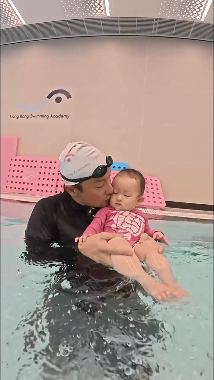 方力申透露女兒Isla平時其實喜歡玩水。