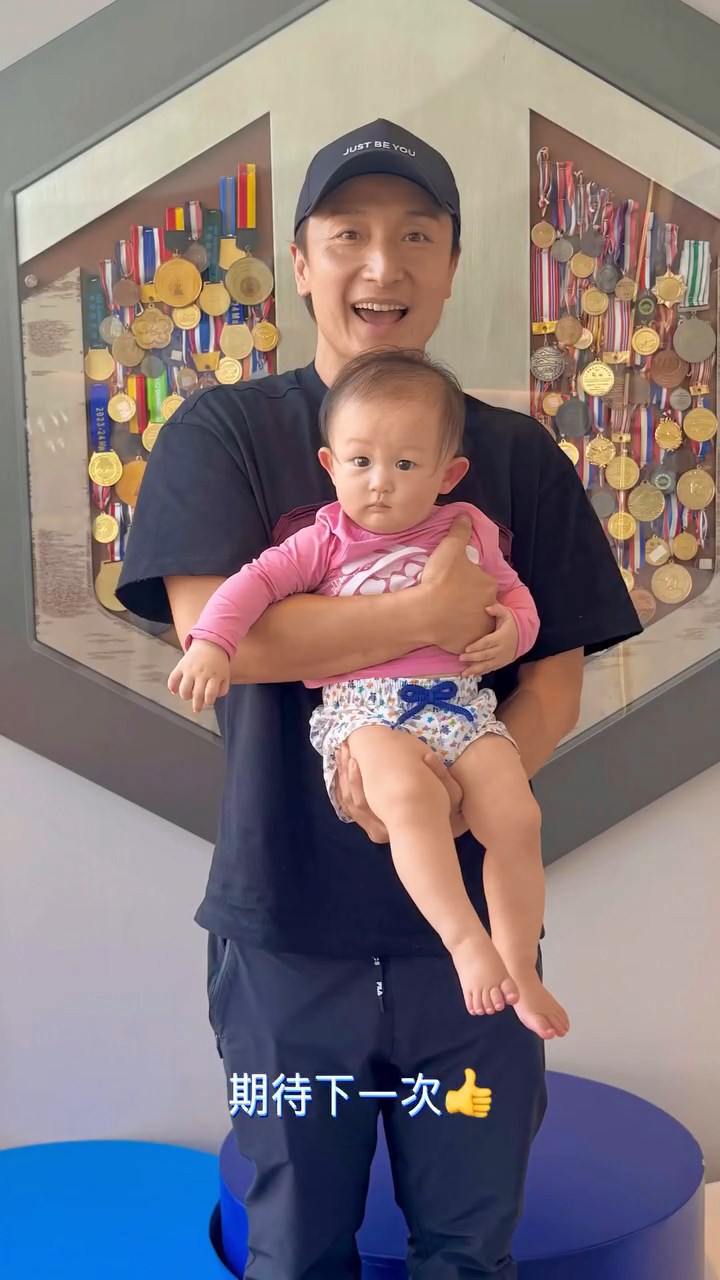 方力申期待下次再與女兒一起去游泳。