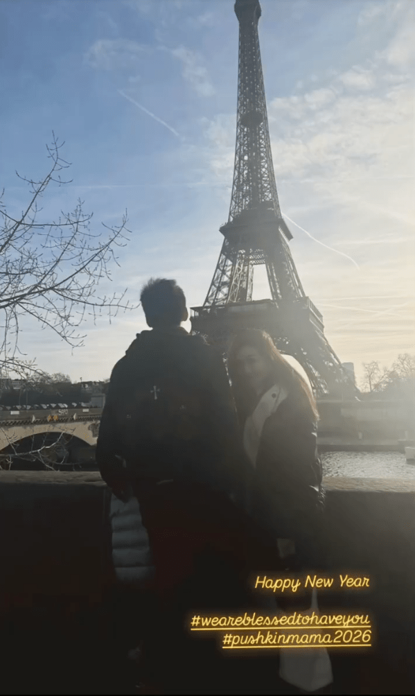 何超盈表示這是女兒首次到巴黎旅行。