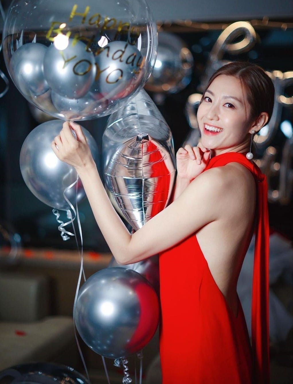 陳自瑤是公認圈内最索人妻之一。