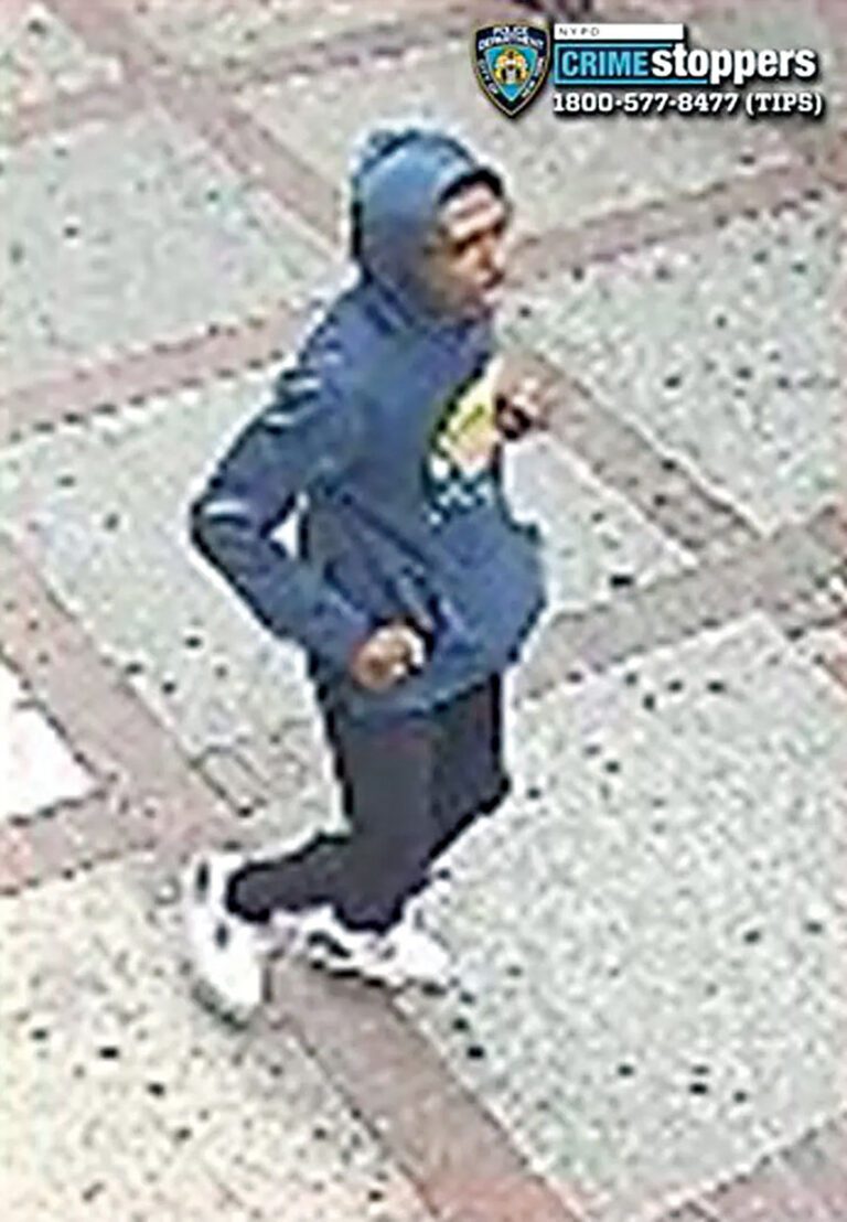 警方目前正通緝疑犯。 NYPD