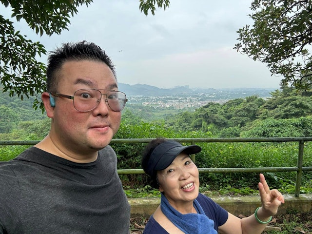 阮德鏘表示收到母親及女兒的來電後，未及細看便轉帳付款。
