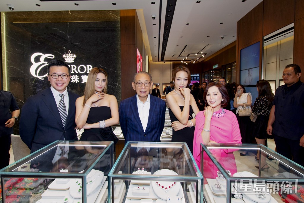 英皇珠寶再度進駐馬來西亞,新店位於吉隆坡頂級奢侈品商場The Starhill的升禧藝廊。