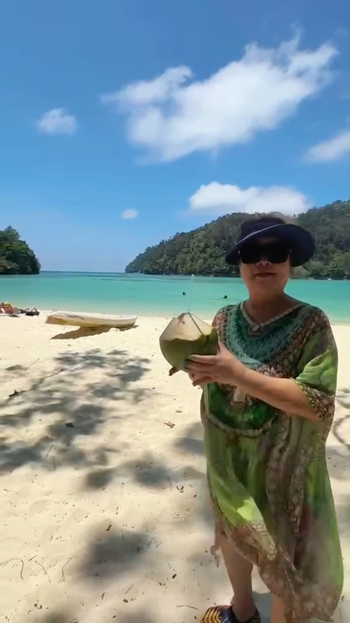 肥媽早前拍片透露自己到了沙巴旅行。