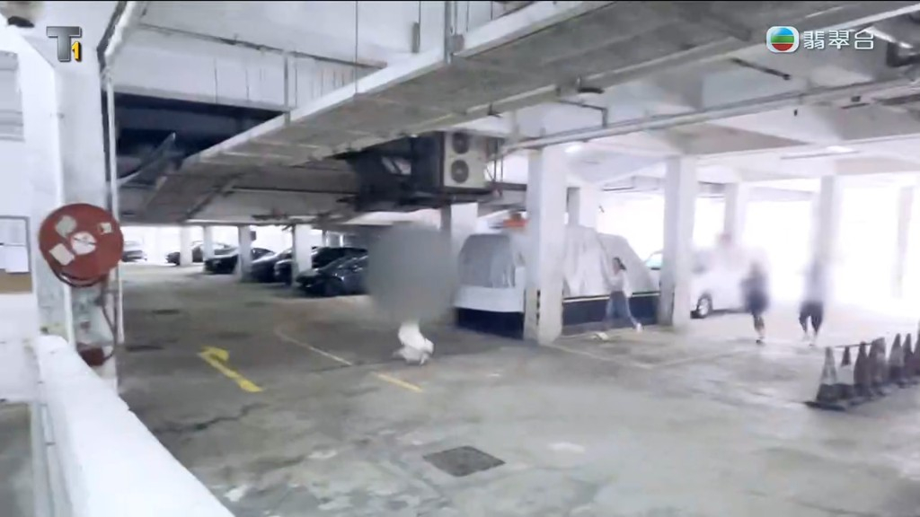 雙方展開追逐。