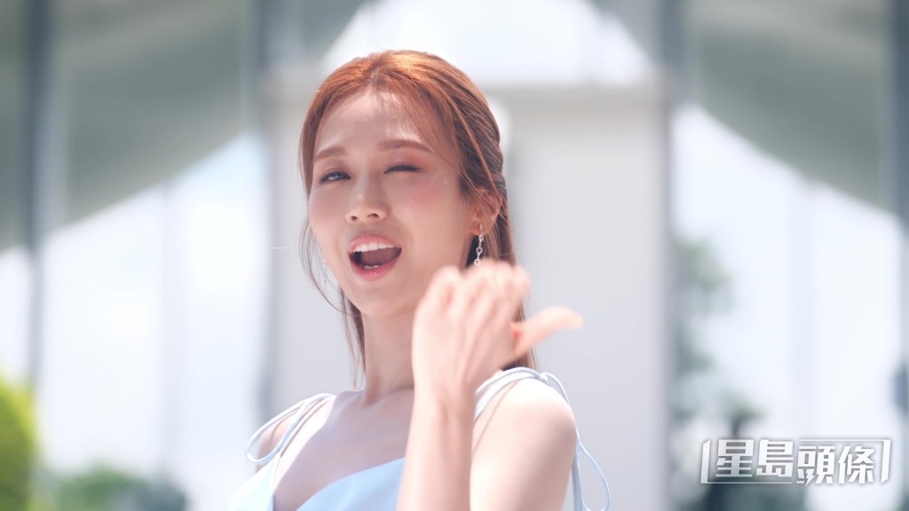 何沛珈(Roxanne)展現女神魅力。