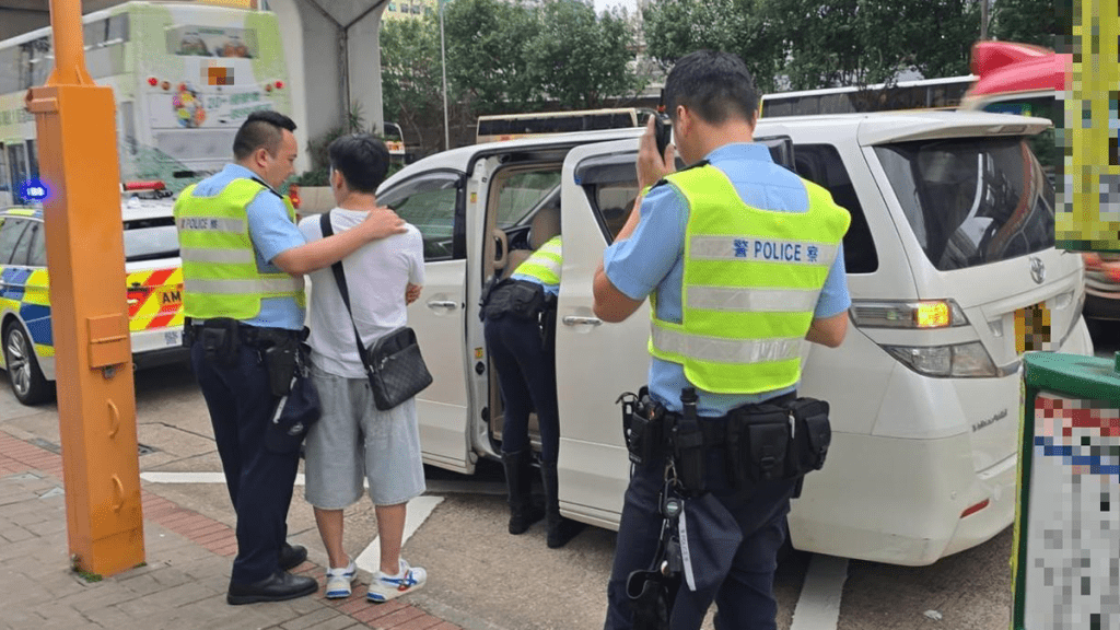 觀塘警打擊停牌駕駛 截查私家車揭司機為通緝犯