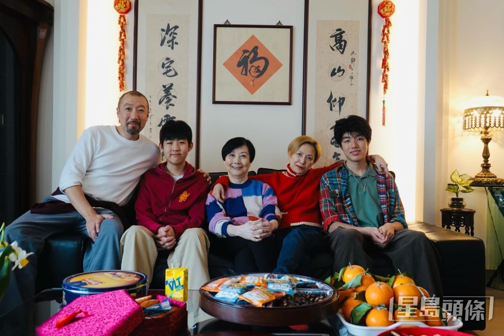 陳慧琳與家人的溫馨合照。