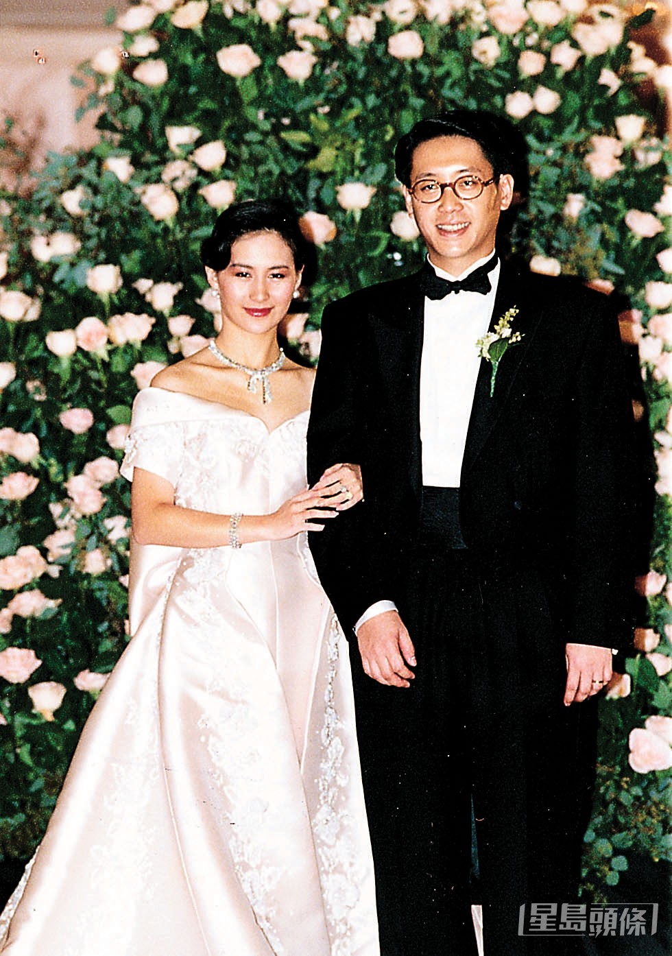 何超瓊曾與許晉亨有過一段婚姻。