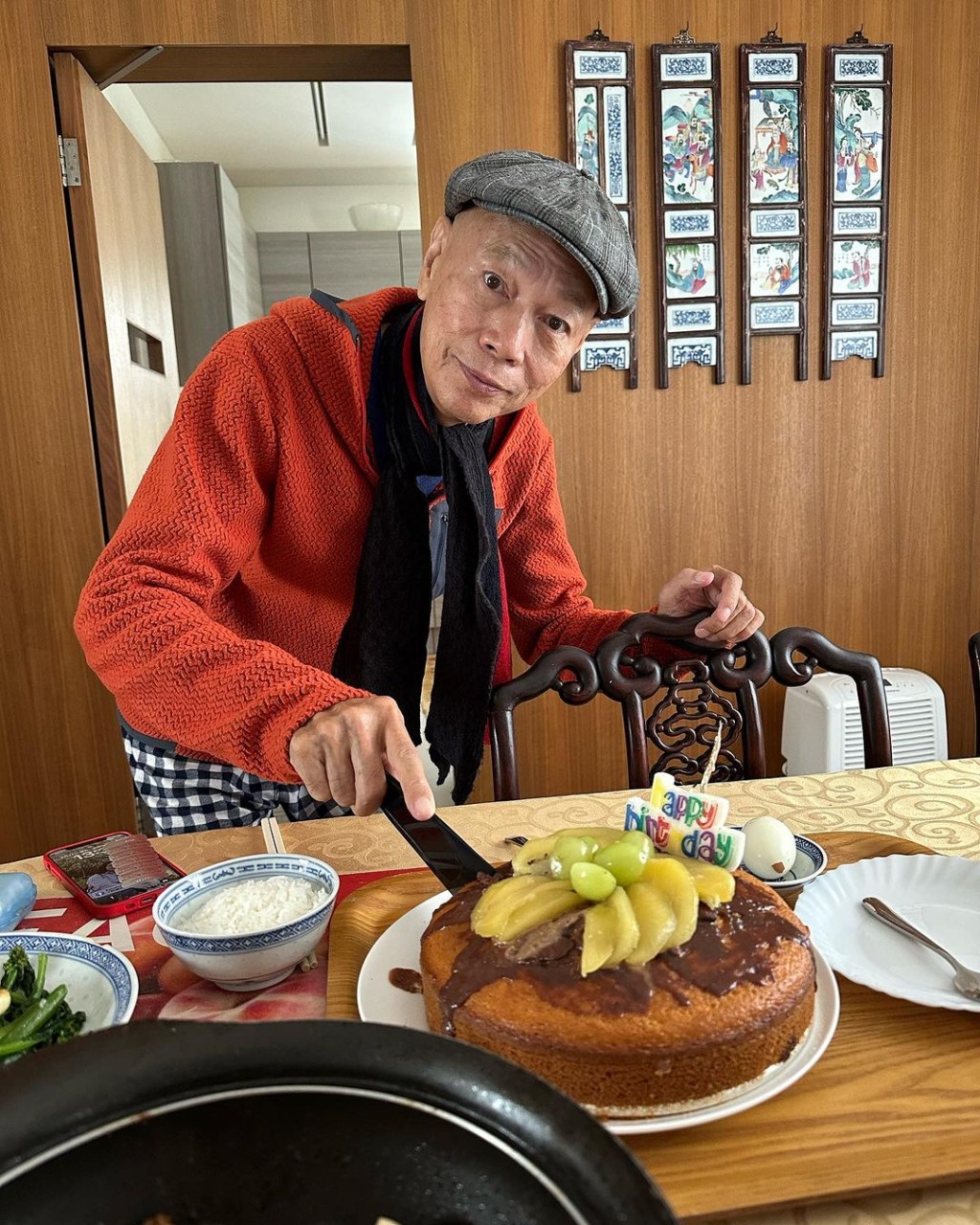 羅家英曾在家中慶祝77歲生日。