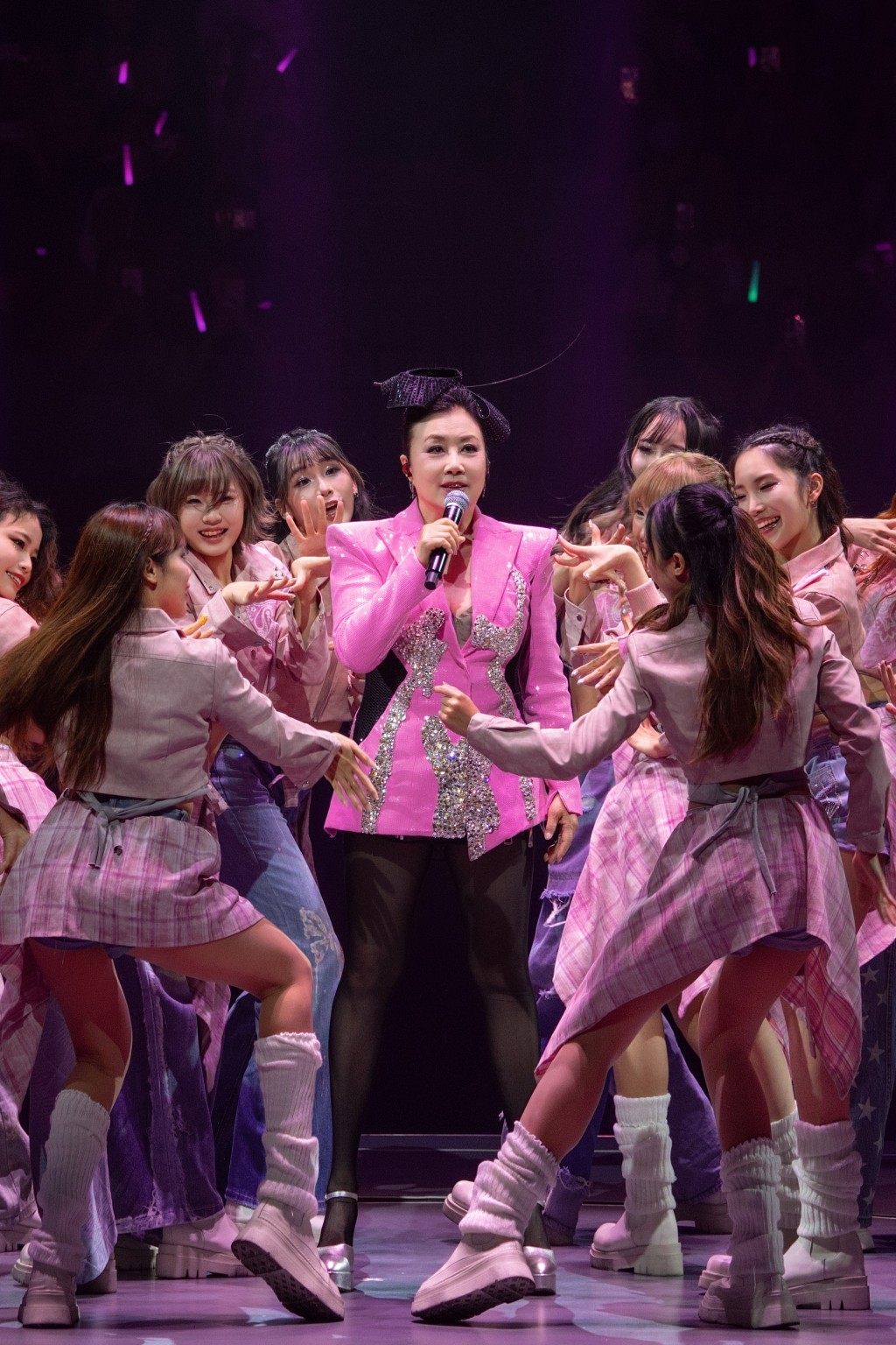 汪明荃在古天樂演唱會尾場再度擔任壓軸嘉賓。