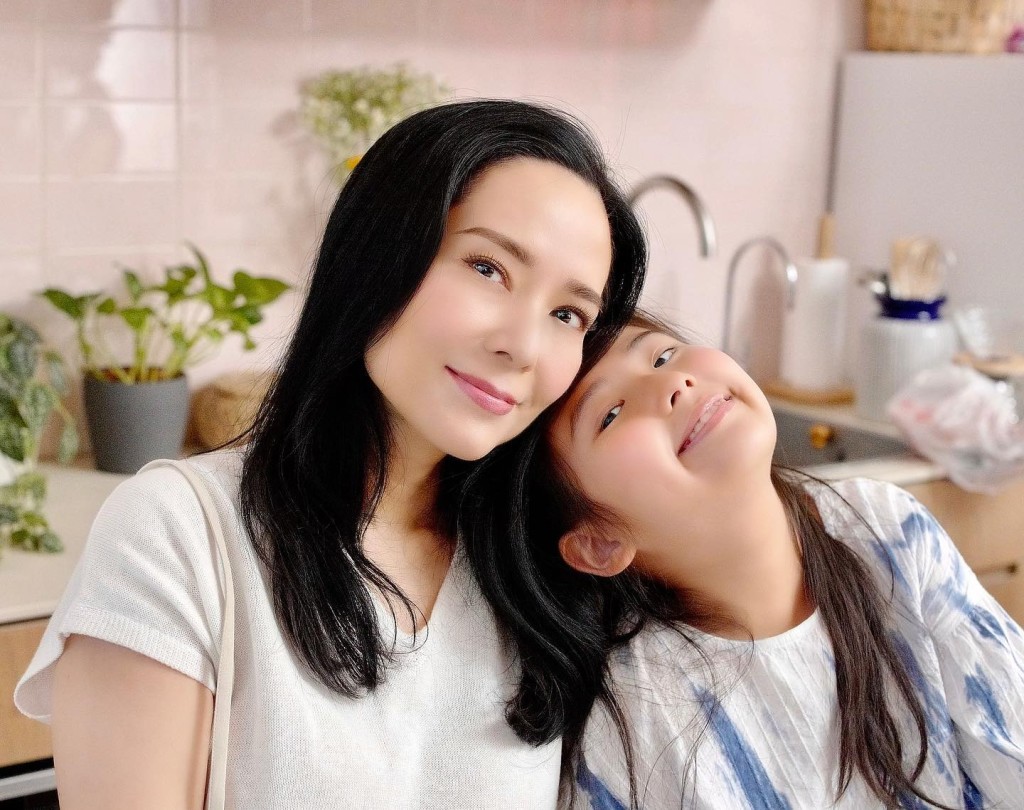 郭羨妮曾以母女檔身分拍攝廣告。
