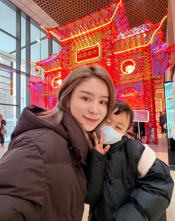張馨月婚後專心照顧女兒。