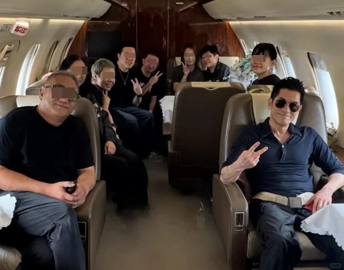 郭富城早前曾包下私人飛機，與團隊飛往銀川演出。