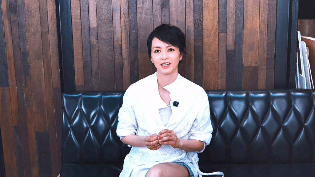 梁詠琪預告演唱會歌單將帶來驚喜,會把國語及廣東經典金曲混合編排,並承諾:「大家想聽咩歌,我通通都唱!」