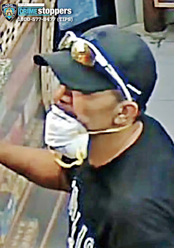 市警公布涉嫌持槍搶劫男子的監控影像，呼籲公眾提供線索。市警提供