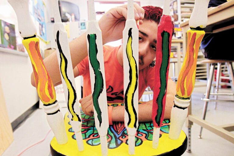 州議會新法案明確學校藝術經費使用權限。美聯社