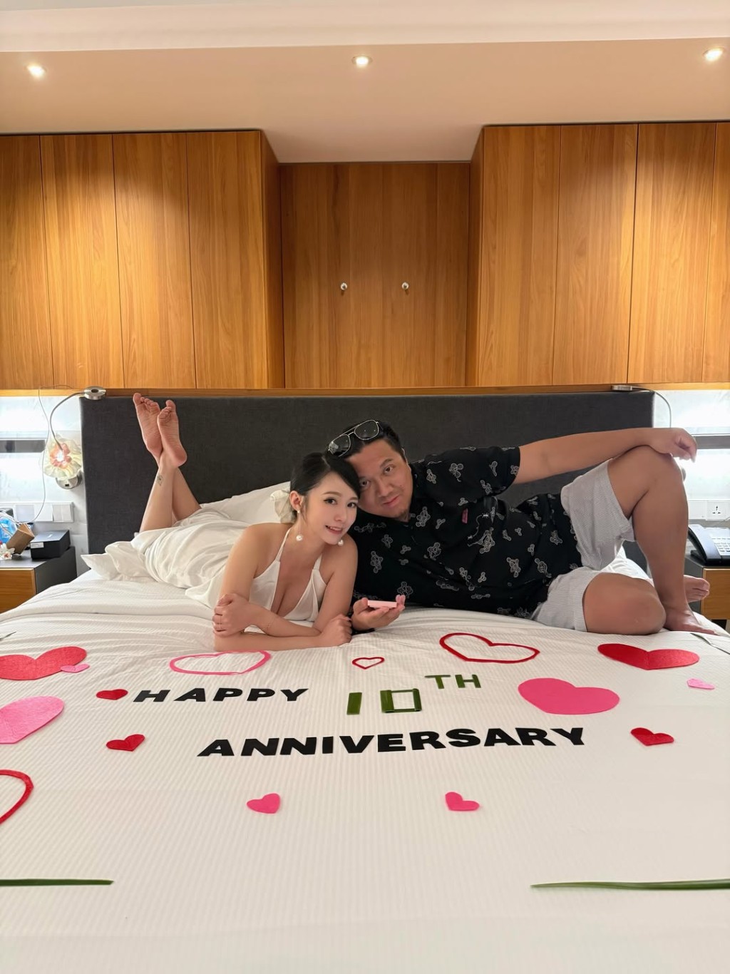 陳渃晴與餐飲才俊老公Joe Wong慶祝結婚10周年。