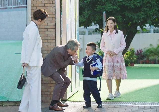 謝嘉怡在《逆天奇案2》客串演出英語教師，戲份只有一場。