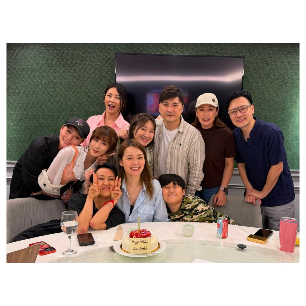 姚瑩瑩、古佩玲、何芷姍、李泳豪、沈可欣等也為呂慧儀慶祝生日。