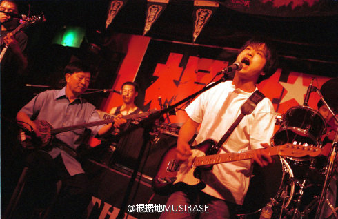 何勇的父親何玉生是知名的三弦演奏家。（網上圖片）