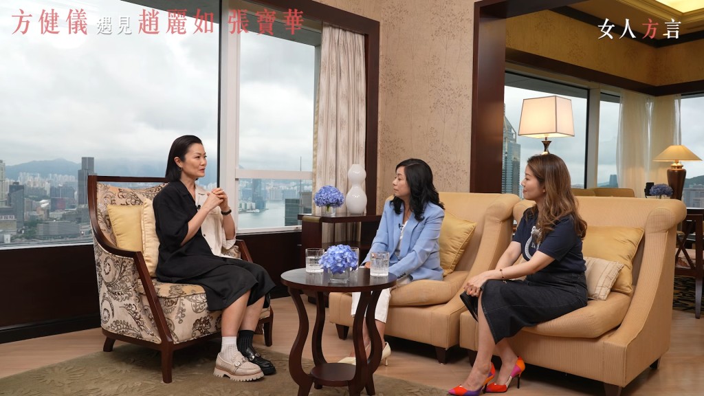 鏡頭前被視為競爭對手的兩位新聞界女將,私下原是感情要好的閨密。