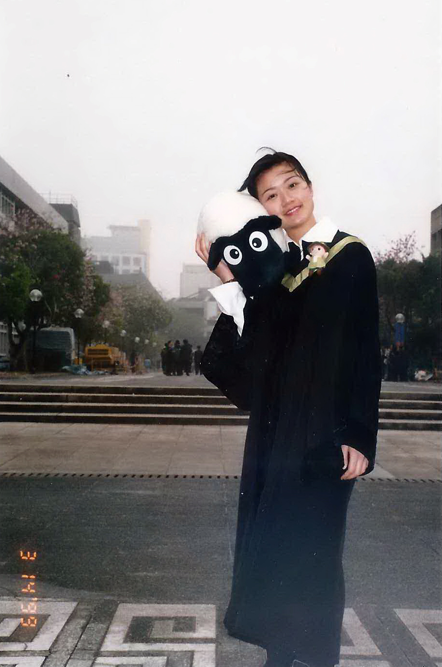 方健儀在大學時期曾患抑鬱症,需要停學半個學期接受治療與休養。