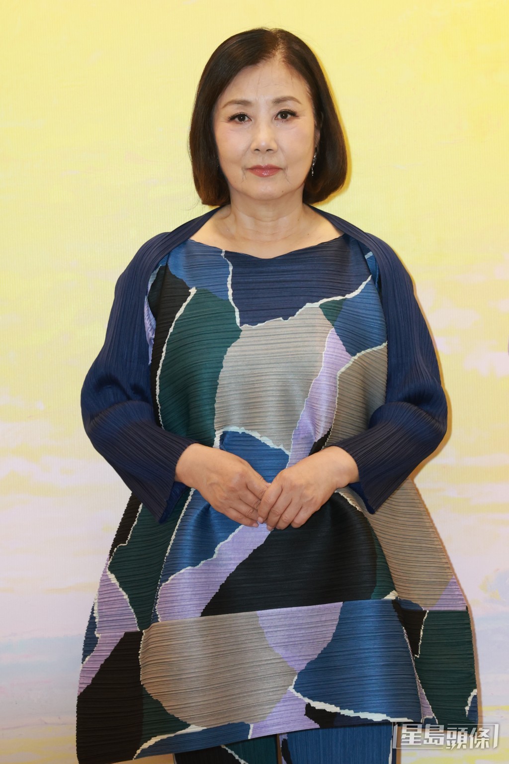 汪明荃憶述,鍾景輝找她演出的首個劇集角色是《清宮殘夢》中的珍妃。