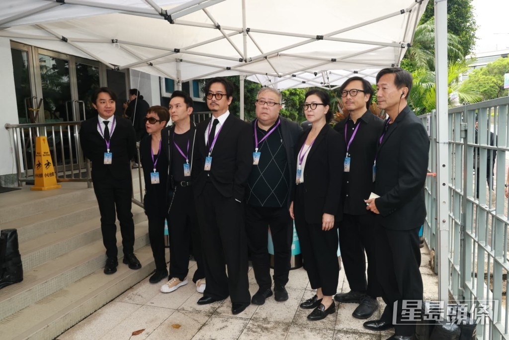 王祖藍、蘇玉華、潘燦良、謝君豪、陳國邦等King Sir學生擔任治喪委員會成員。