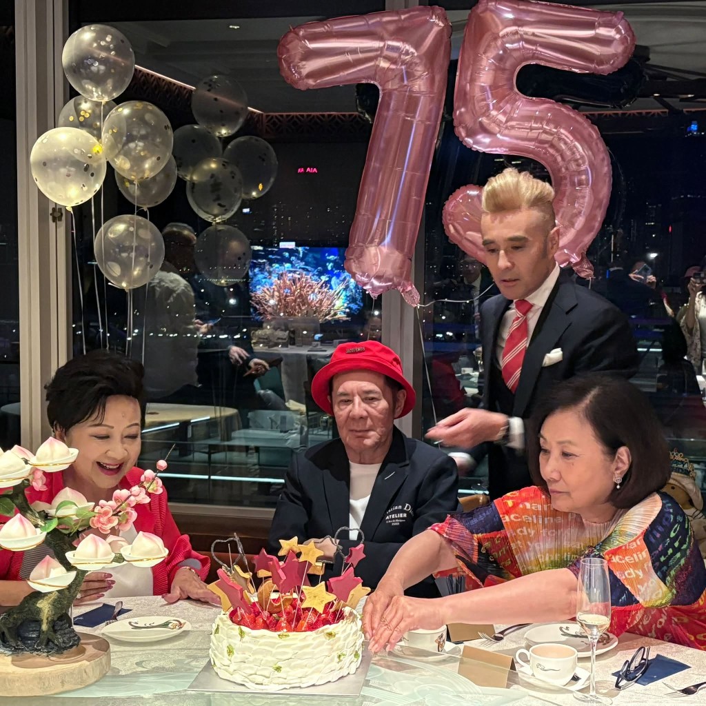 甘國亮臉上帶著一絲耐人尋味的表情。