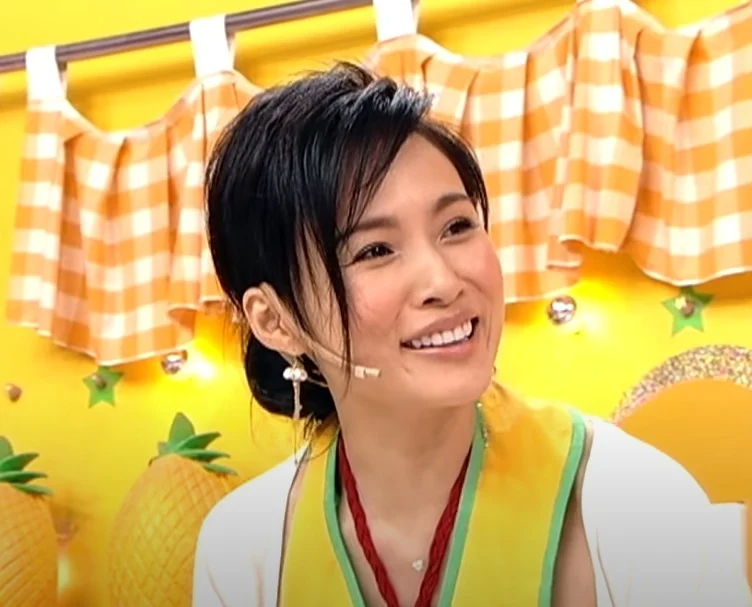 與胡杏兒分手約一年半後,黃宗澤與名模楊崢高調認愛。