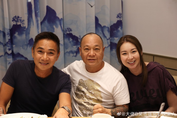 吳志雄不時與駱達華及莊思敏等藝人見面。