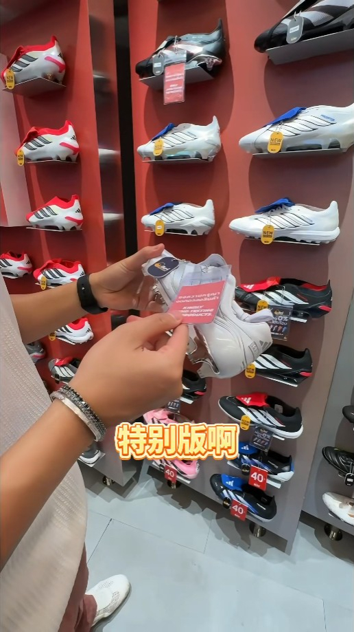 葉泓聲看中特別版商品,索價4,000港元。