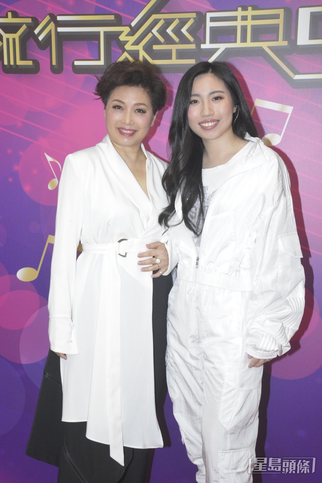麥潔文與女兒一同出席《流行經典50年》。