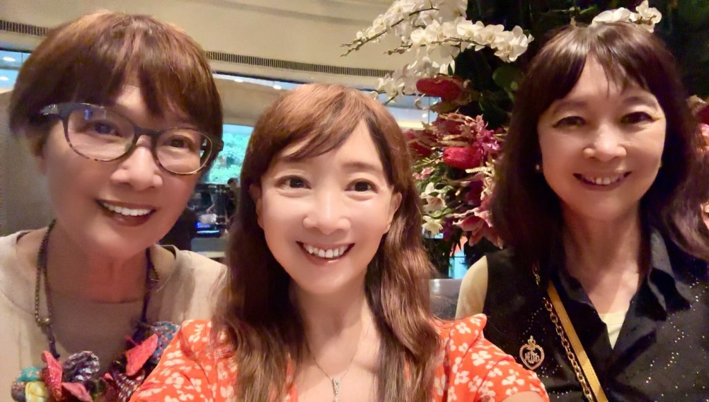 陳美齡與兩位成就非凡的胞姊難得同框。