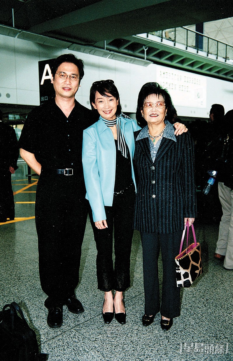 陳美齡婚後經常返回香港探望母親。
