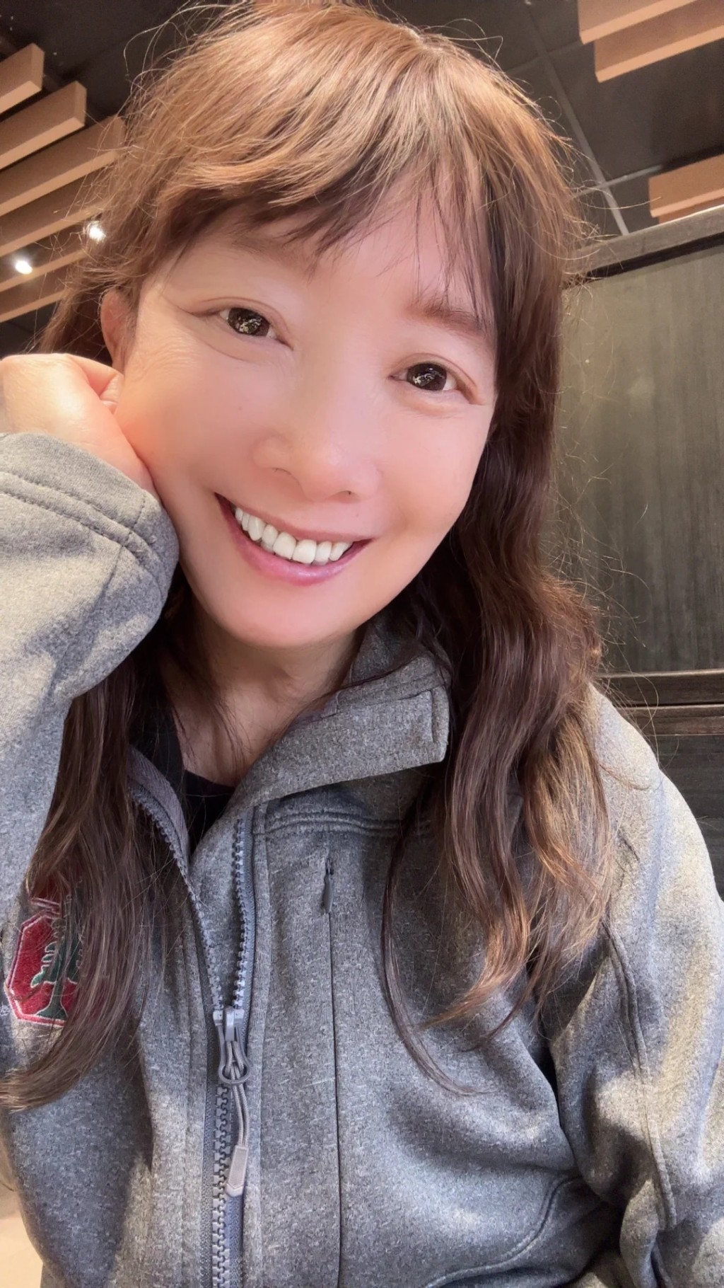 陳美齡完全不像70歲，保養得宜。